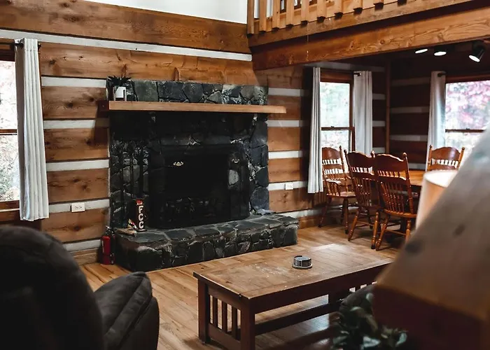 Blueberry Hideaway At 36 North Cabin - Hot Tub